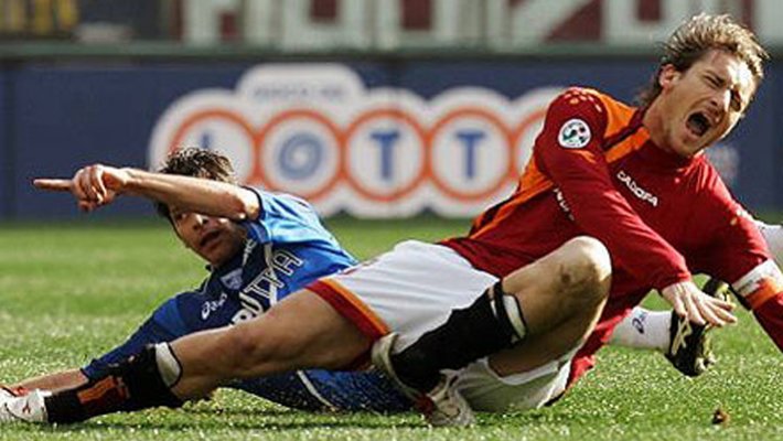 francesco-totti-worst-soccer-player-injuries-2016