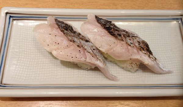 帶魚是最常見又美味的海魚之一，其蛋白質含量在18%左右，脂肪大約5%，其中又以不飽和脂肪酸為主，對於降低膽固醇很有幫助，非常滋補。唯一可惜的是市場上多數都是冷凍的帶魚，新鮮的帶魚比較少見。