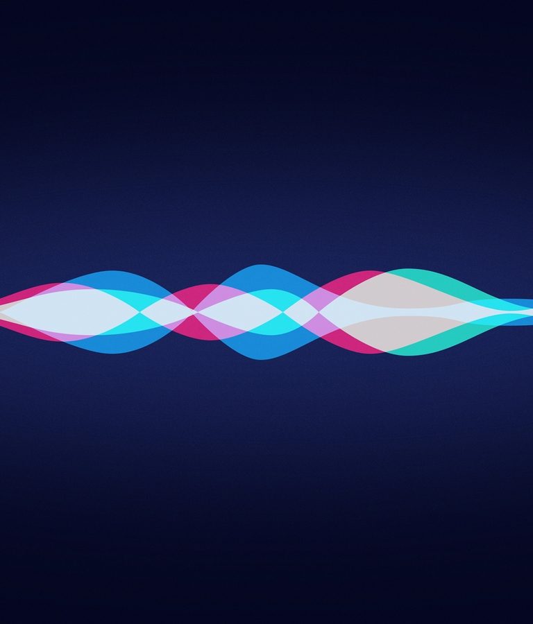 面對Google、Microsoft等語音助理的競爭，Siri要變得更「聰明」必是大方向，但實際聰明了多少？Siri不再只能配合Apple的apps使用，它會了解你手機內的apps，然後根據語音指令以 WhatsApp、WeChat 等收發短訊。未來Siri更可在Apps上做到不同功能，例如以 Siri 傳送訊息或電召 Uber 等。