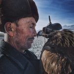 2016年度照片大獎: Siyuan Niu（中國新彊) 作品：Man and the Eagle IPPAWARDS（iPhone Photography Awards）自2007年開始舉辦，是一個只可用Apple產品拍攝的作品來參賽的比賽。這個比賽的目的是為了告訴大眾，即使沒有專業的拍攝設備，依然是可以創作出富有創造力的作品。今年的比賽吸引了來自149個不同國家的Apple用戶參加比賽，優勝者當中不僅有來自中國的用戶，更有來自香港的用戶。