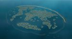 由300個人工島堆砌而成的「世界地圖」，名叫The World，俯瞰時就像地界地圖的鏡像，以各國名稱命名各島，Antarctic Island亦是其中之一，造價達700萬美元，只能以水路或直升機兩個途徑前往，曾被杜拜皇室贈予前一級方程式車手Michael Schumacher。