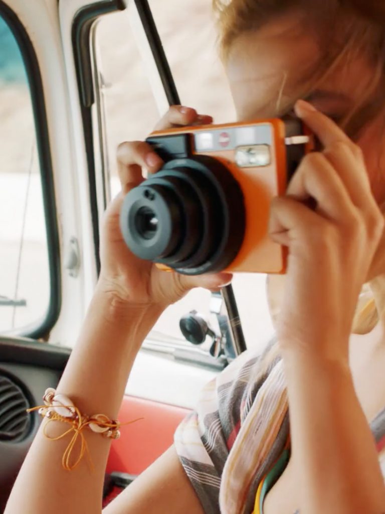 leica-sofort-instant-film-camera-photography-fuji-instax-5