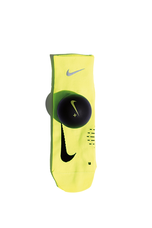 Nike螢光色短襪、舒緩肌肉球