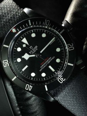 Tudor-BlackBay-Dark-02