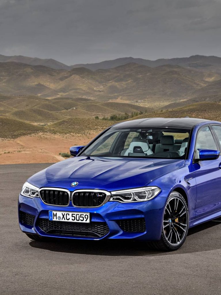 Marina-Bay-Blue-BMW-M5-15