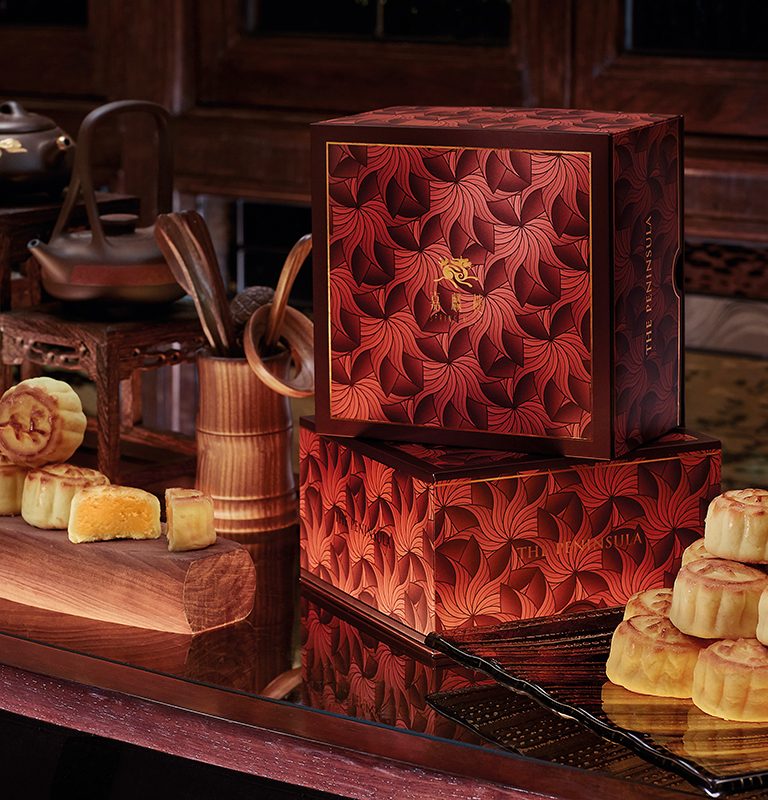 Spring Moon Mini Egg Custard Mooncakes 1 拷貝