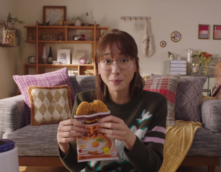 2017-11-10 13_37_51-チキンラーメンCM 「0秒チキンラーメン 篇」 30秒 _ 新垣結衣 - YouTube