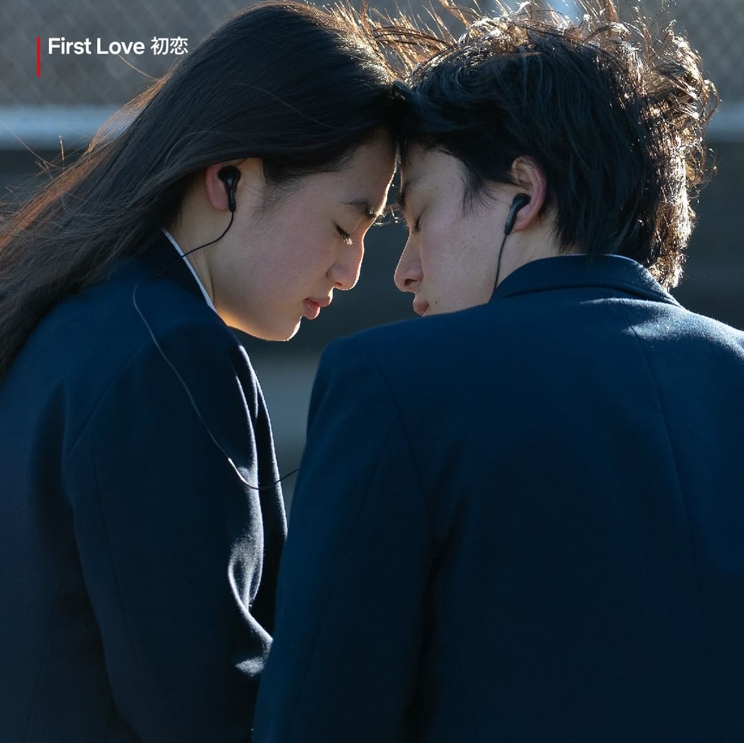 《First Love初戀》年輕版滿島光表現亮眼！「90年代美少女」八木莉可子還是「寶礦力女神」？