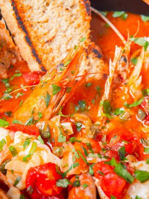 Mixed Fish Soup in “Matalotta Style” with Garlic Bruschetta_02