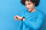 Fitbit_Versa_Lite_Edition_Lifestyle_Blue_Devin_1488_cropped