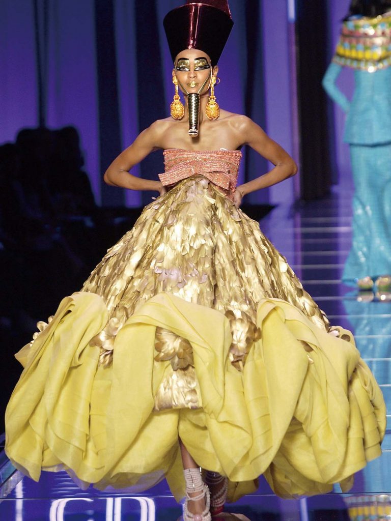 christian-dior-spring-2004-couture-00100h-liya-kebede