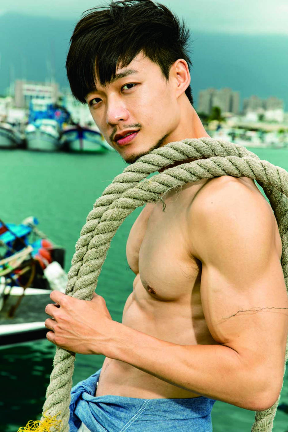 台湾游泳教练yilianboy