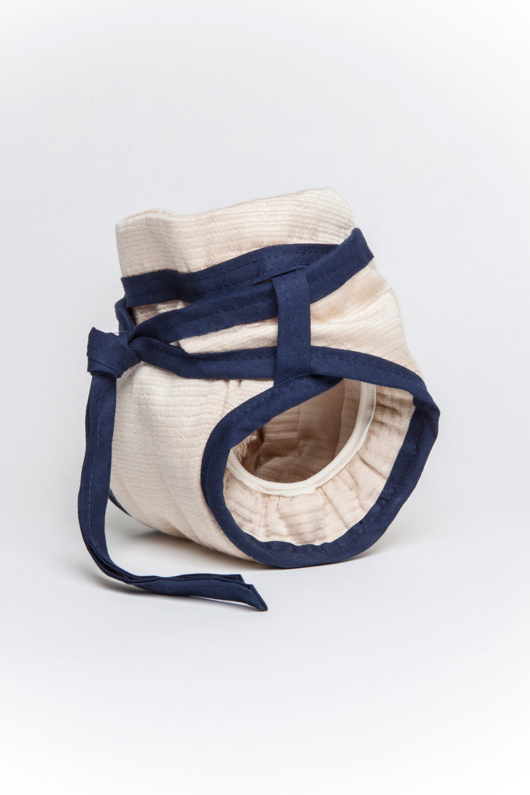 sumo-seaweed-nappies-diapers-ecal-graduate-luisa-kahlfeldt-james-dyson-award_dezeen_2364_col_6