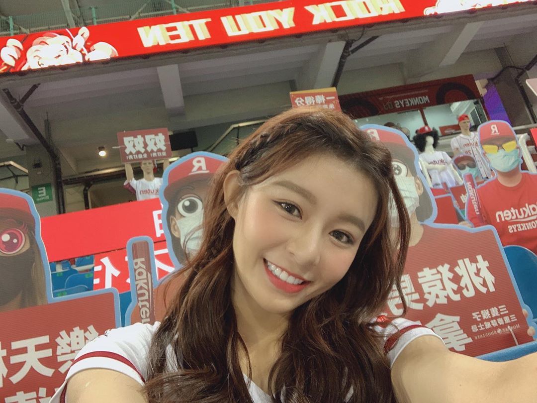 楽天ガールズ　陳怡叡　ユリ　Yuri　台湾限定　タオル 台湾チア】RakutenGirls Yuri（陳怡叡/ユリ）2021年上半季出現