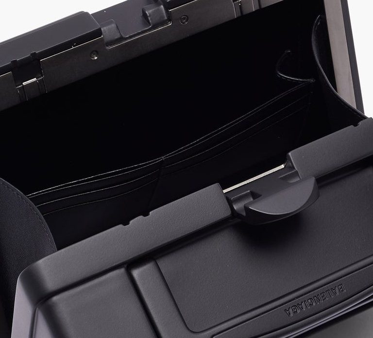 balenciaga-lunch-box-bb-embossed-cross-body-bag-demna-gvasalia-fall-winter-2020-runway-accessory-3