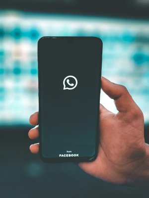 aarn-giri-iGAi6UHDPWI-unsplash