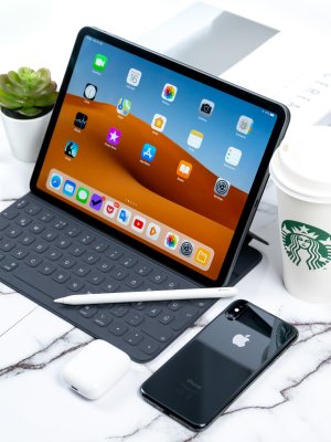 daniel-korpai-yAu40E-ZyZI-unsplash