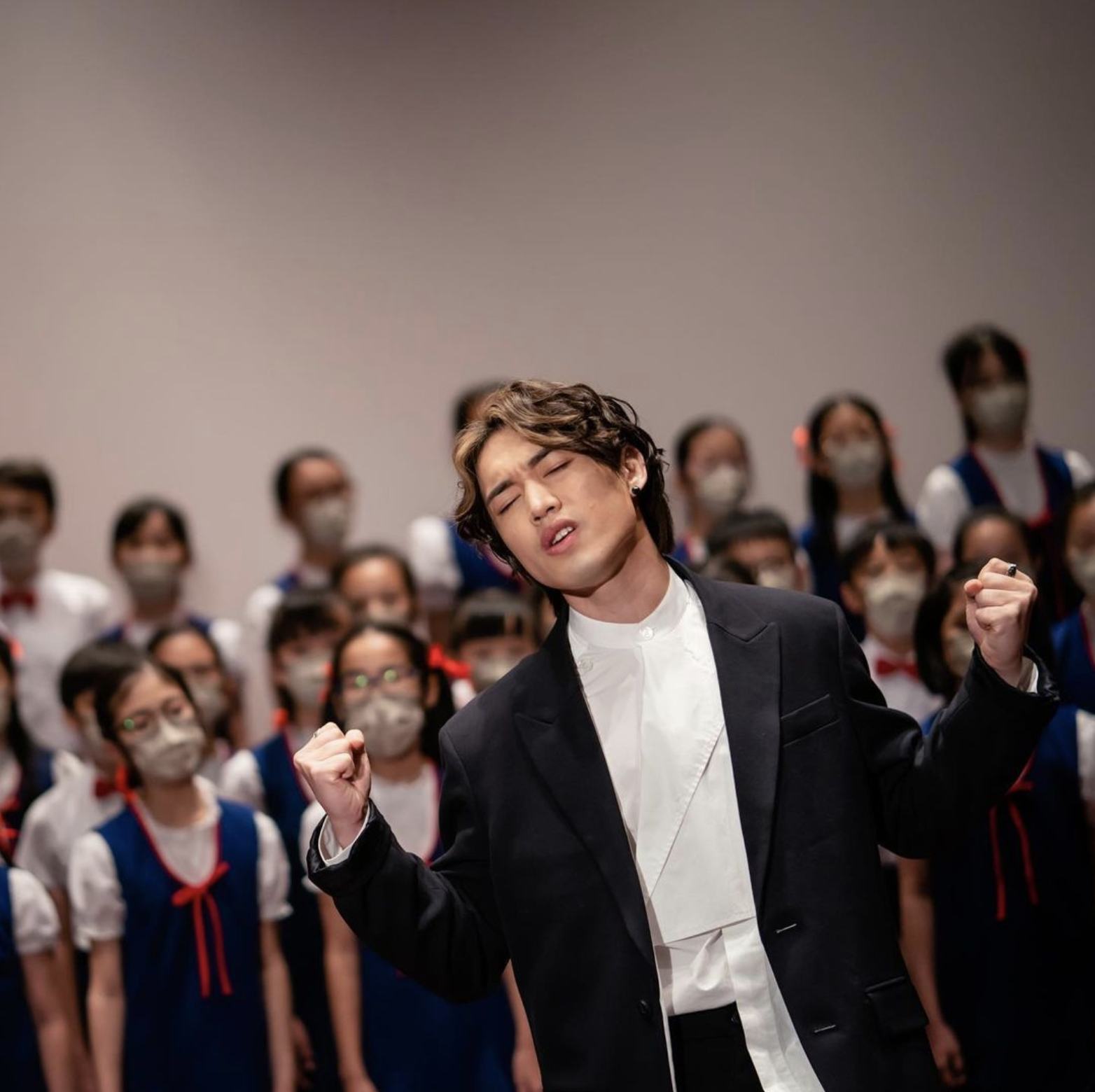 《媽媽的神奇小子》由Jer唱主題曲表揚殘奧運動員丨MIRROR柳應廷以穿搭盡顯唱作人魅力