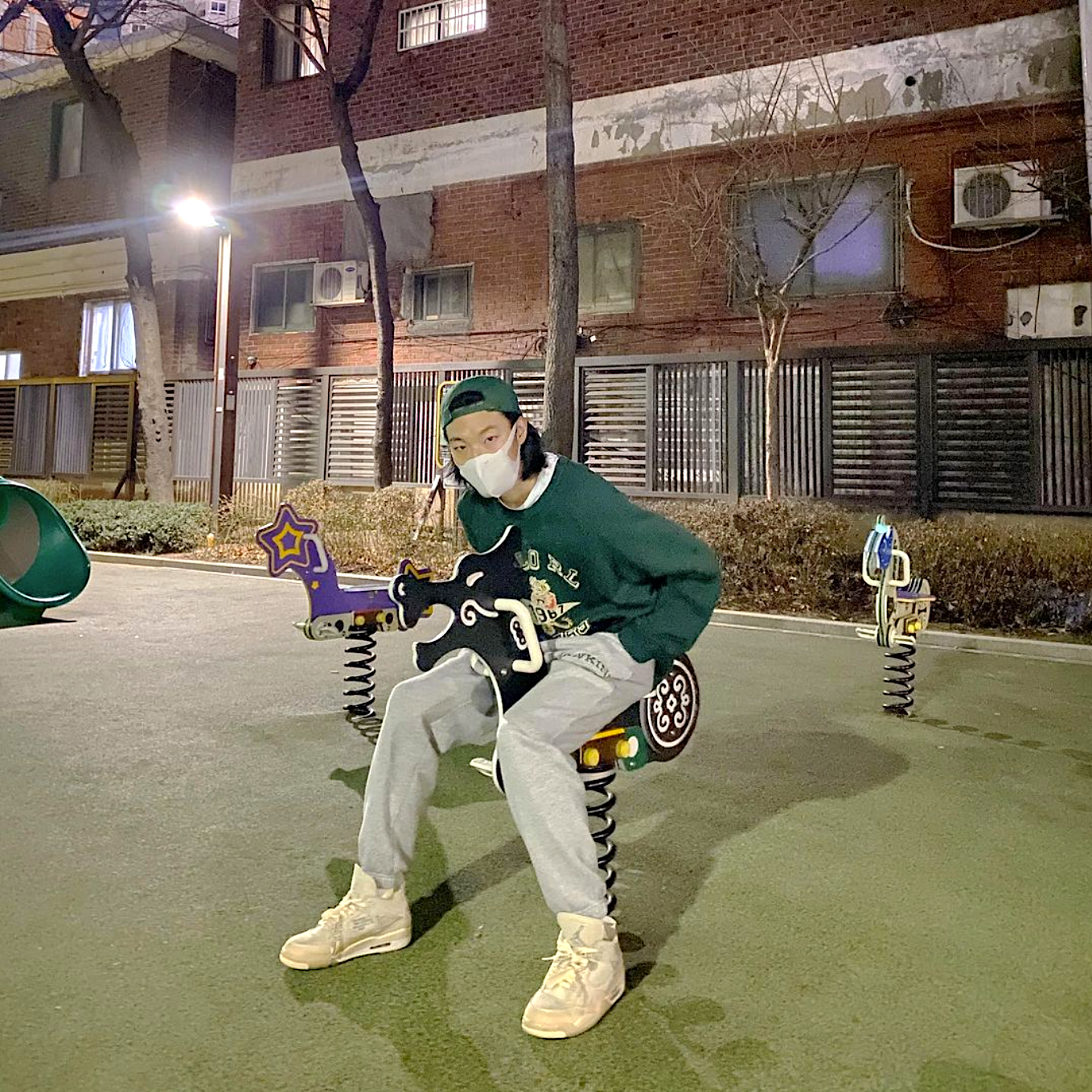 朴敍俊與柳俊烈率先穿上Sacai x Nike Blazer Low波鞋丨盤點兩位「最會收藏波鞋」的韓星穿過的波鞋