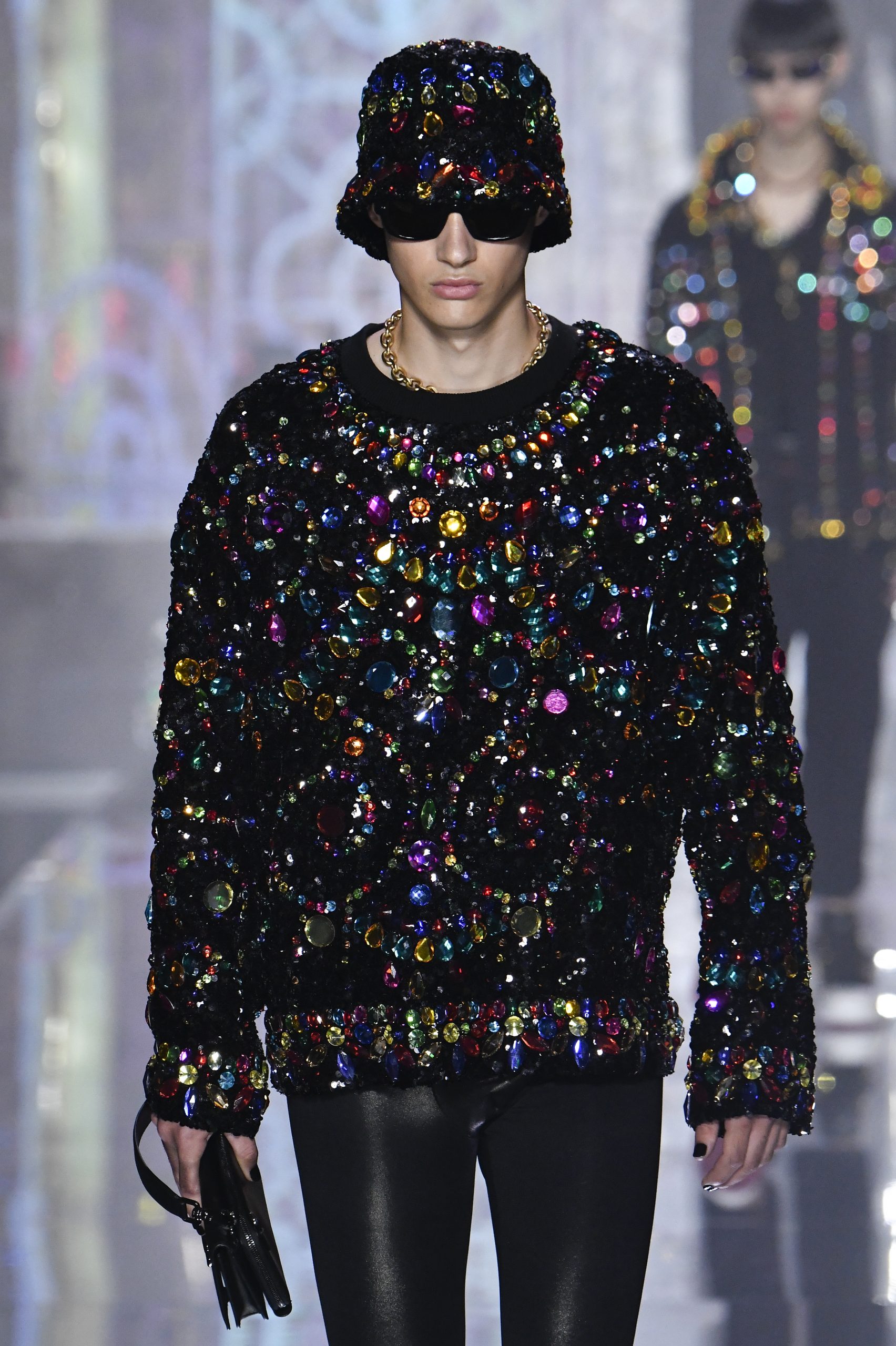 Dolce & Gabbana 2022春夏男裝系列10大重點逐一數丨 華麗燈飾、三角泳褲及魚網造型超性感