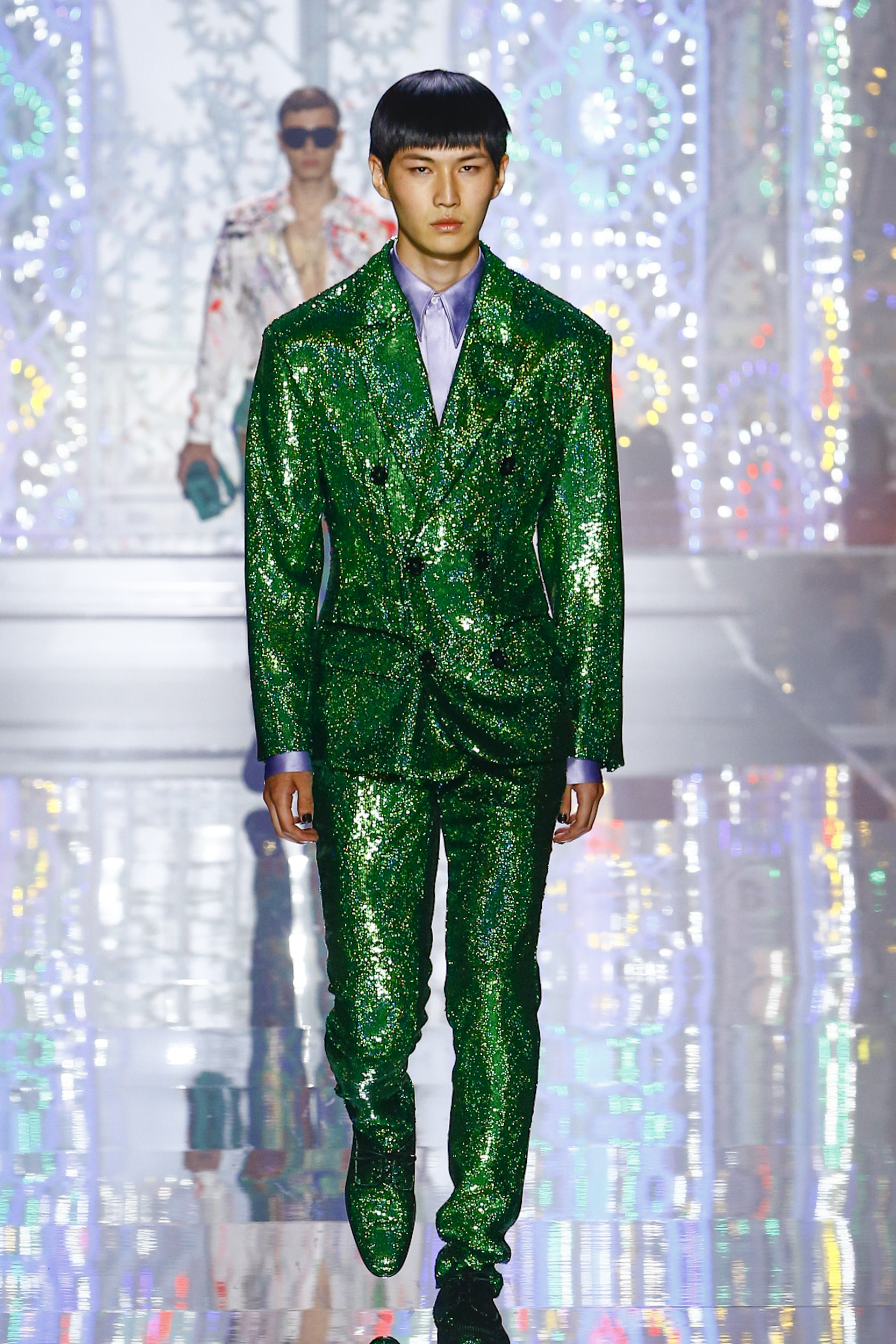 Dolce & Gabbana 2022春夏男裝系列10大重點逐一數丨 華麗燈飾、三角泳褲及魚網造型超性感