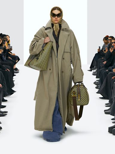 Balenciaga x Gucci單品再曝光、 Crocs鞋化身高跟鞋丨細數Balenciaga 2022春季系列12大亮點