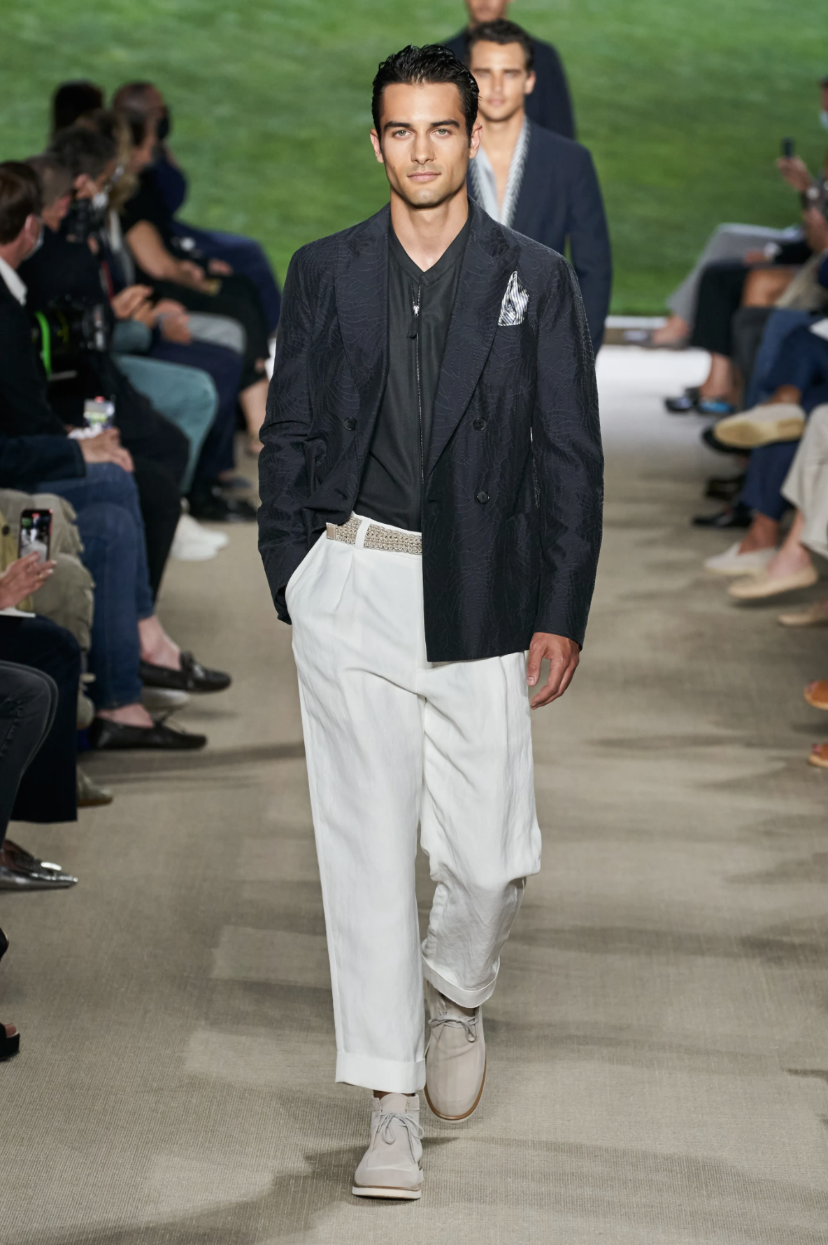 Giorgio Armani 2022春夏男裝系列7大重點你要知丨疫情後回歸初心的首場實體時裝騷