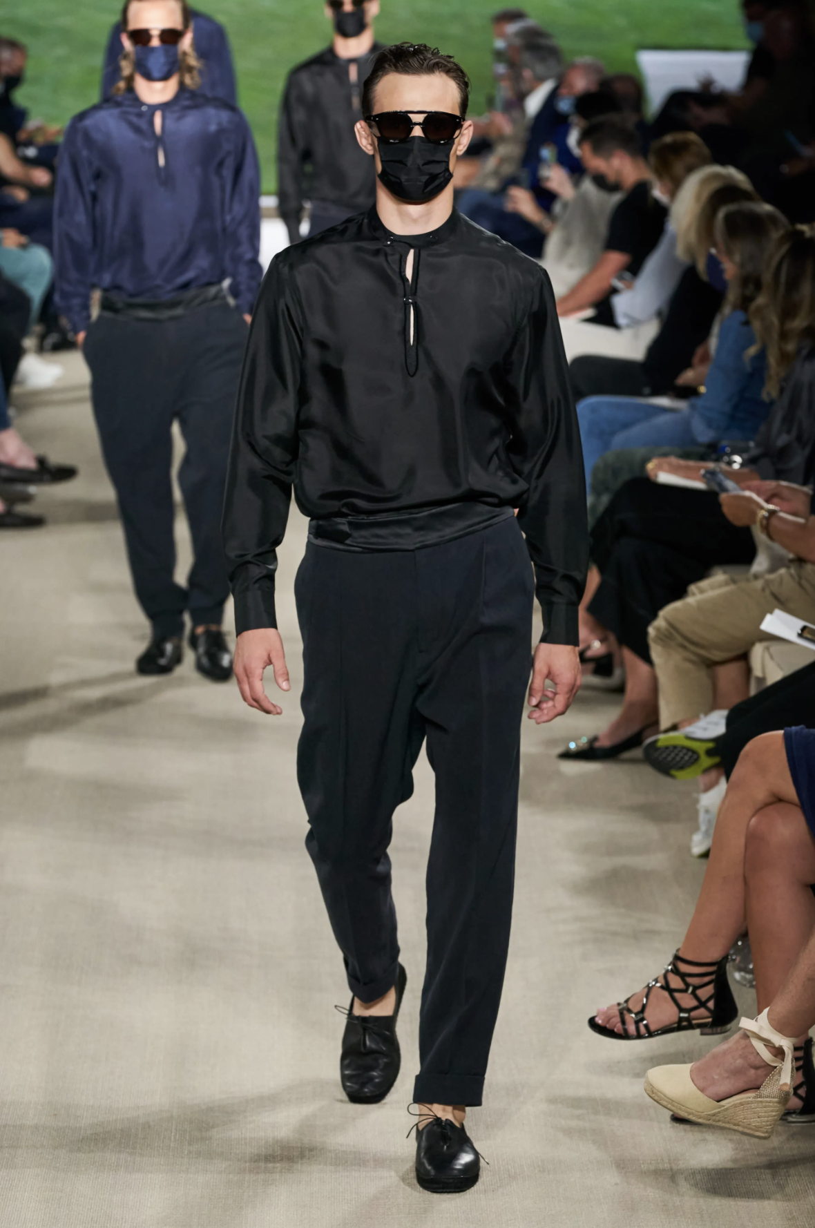 Giorgio Armani 2022春夏男裝系列7大重點你要知丨疫情後回歸初心的首場實體時裝騷