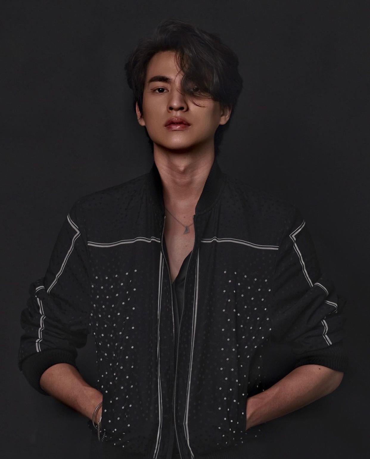 Saint Laurent 2022春夏男裝系列9大亮點逐一數丨泰國男神Gulf Kanawut隔空加持、露臍裝你又敢穿嗎？