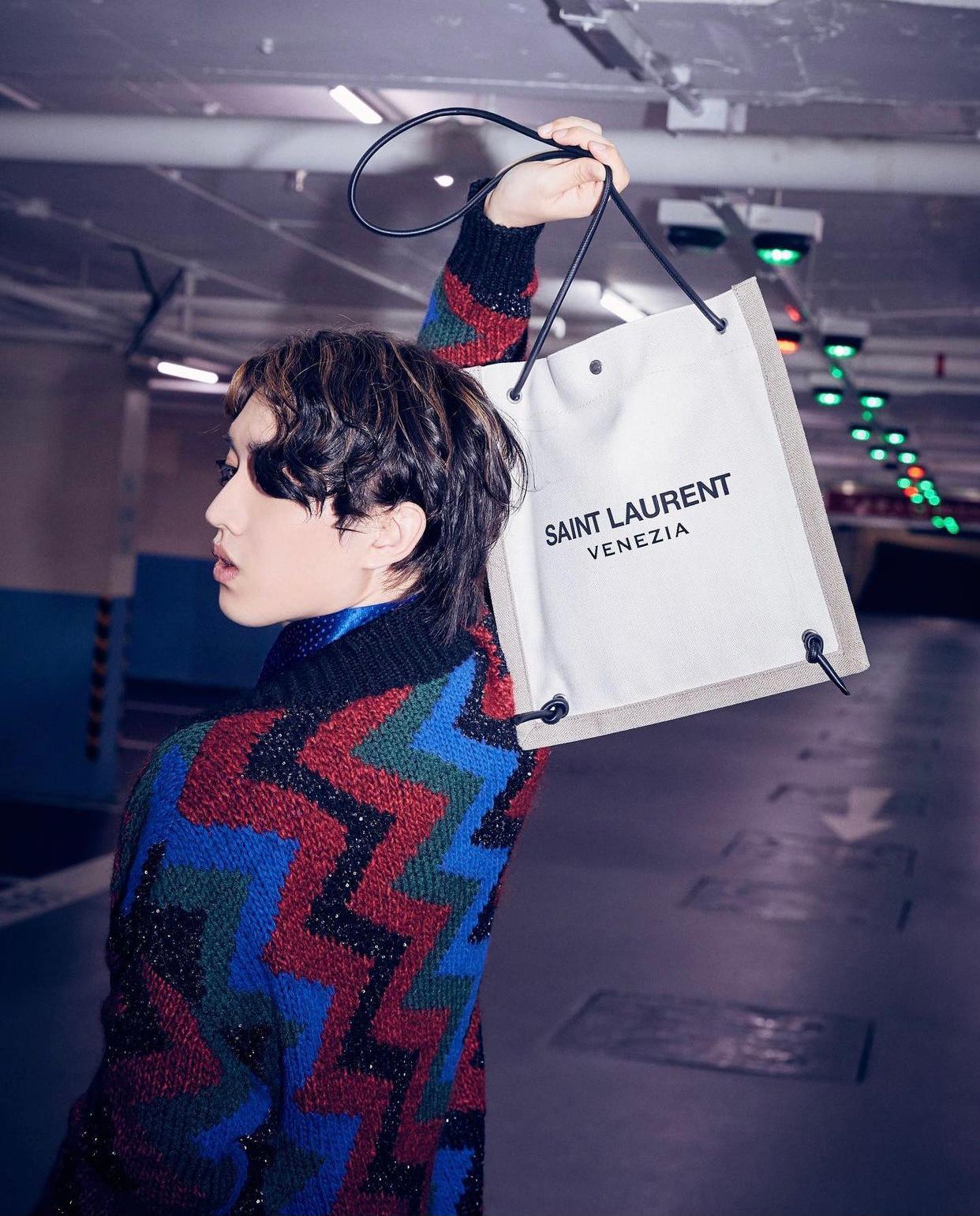 Saint Laurent 2022春夏男裝系列9大亮點逐一數丨泰國男神Gulf Kanawut隔空加持、露臍裝你又敢穿嗎？
