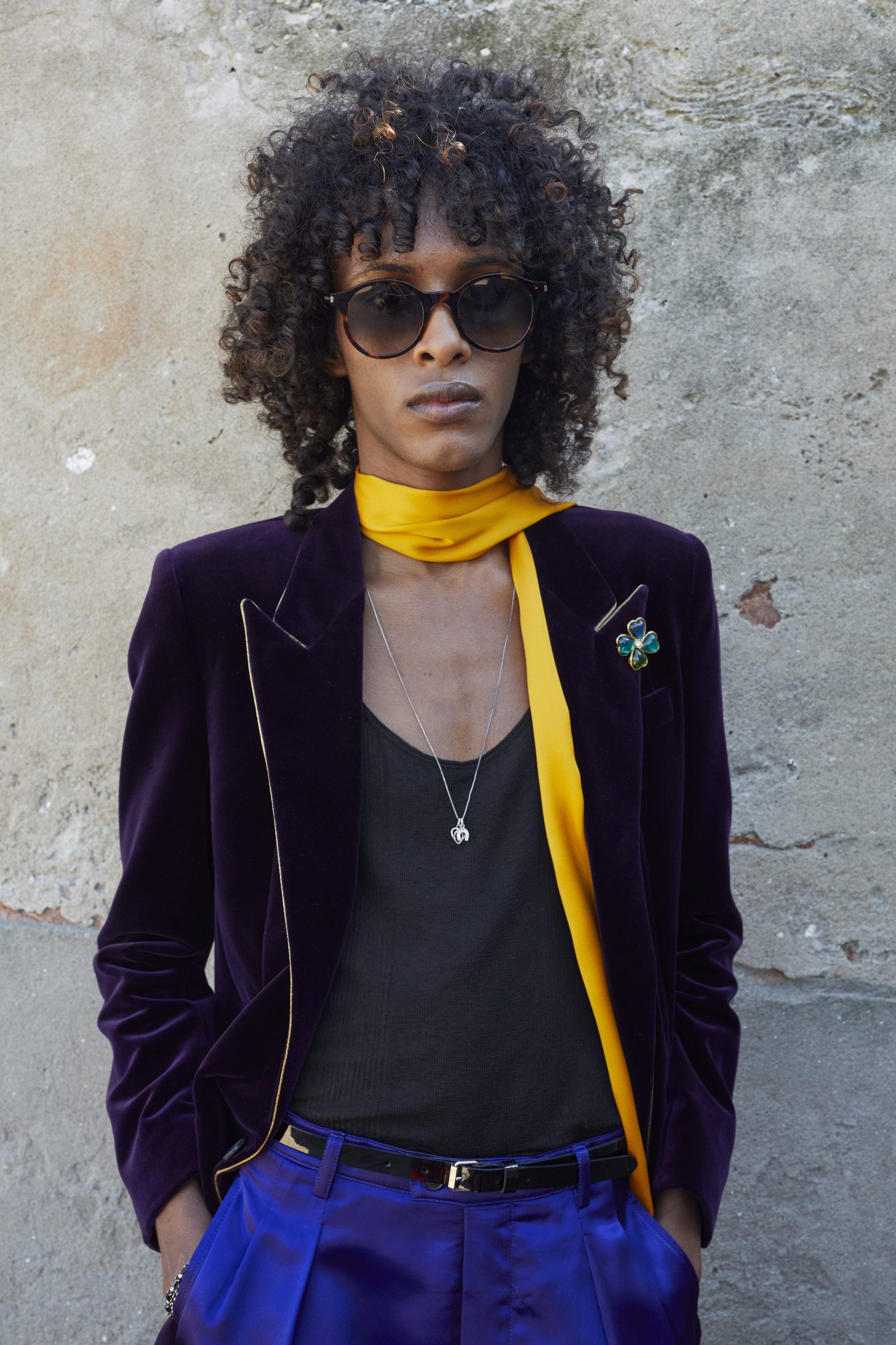Saint Laurent 2022春夏男裝系列9大亮點逐一數丨泰國男神Gulf Kanawut隔空加持、露臍裝你又敢穿嗎？