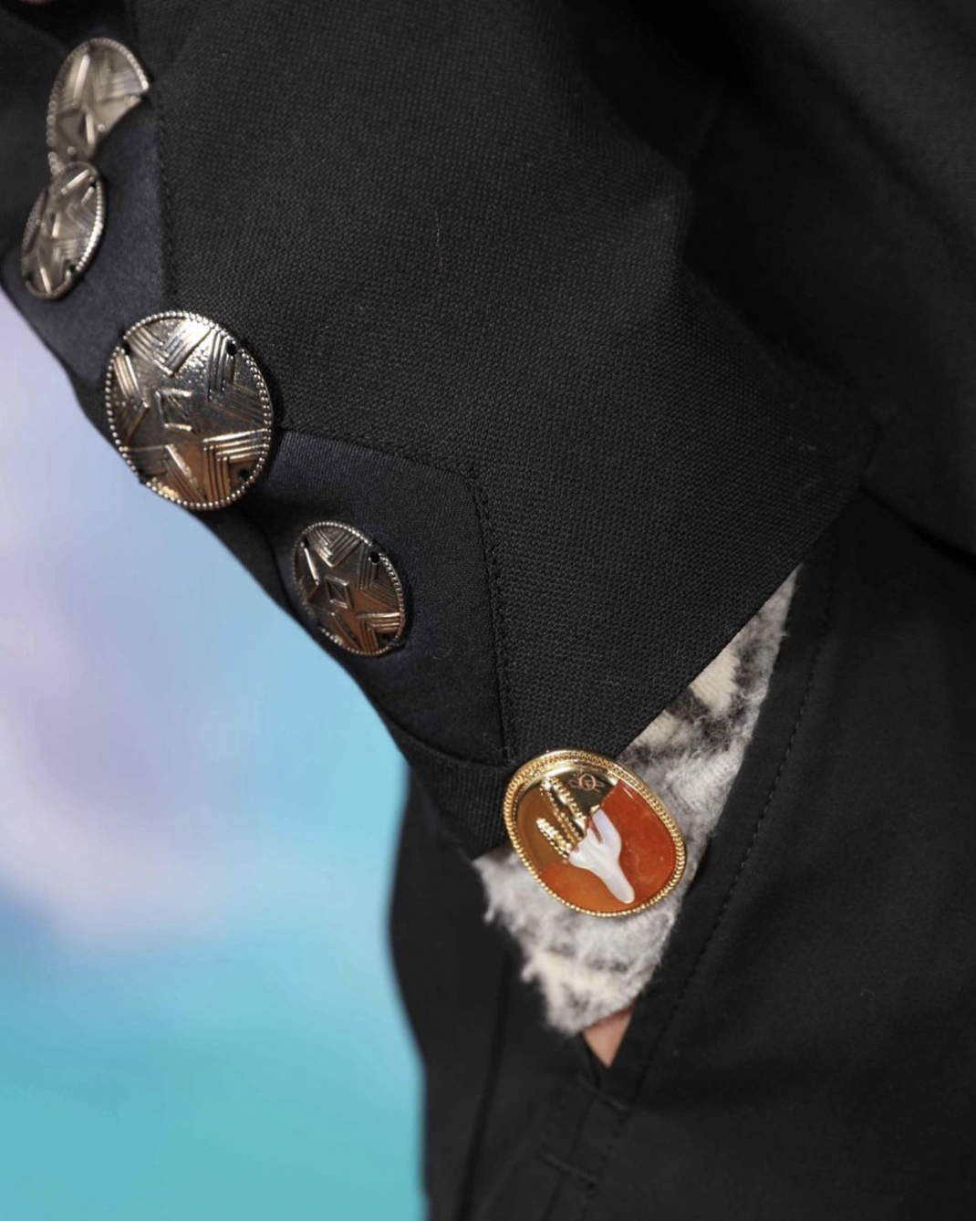 Dior Men 2022春夏男裝系列12大看點丨首個高級男裝珠寶、雙層Saddle馬鞍袋與Travis Scott合作引爆熱話