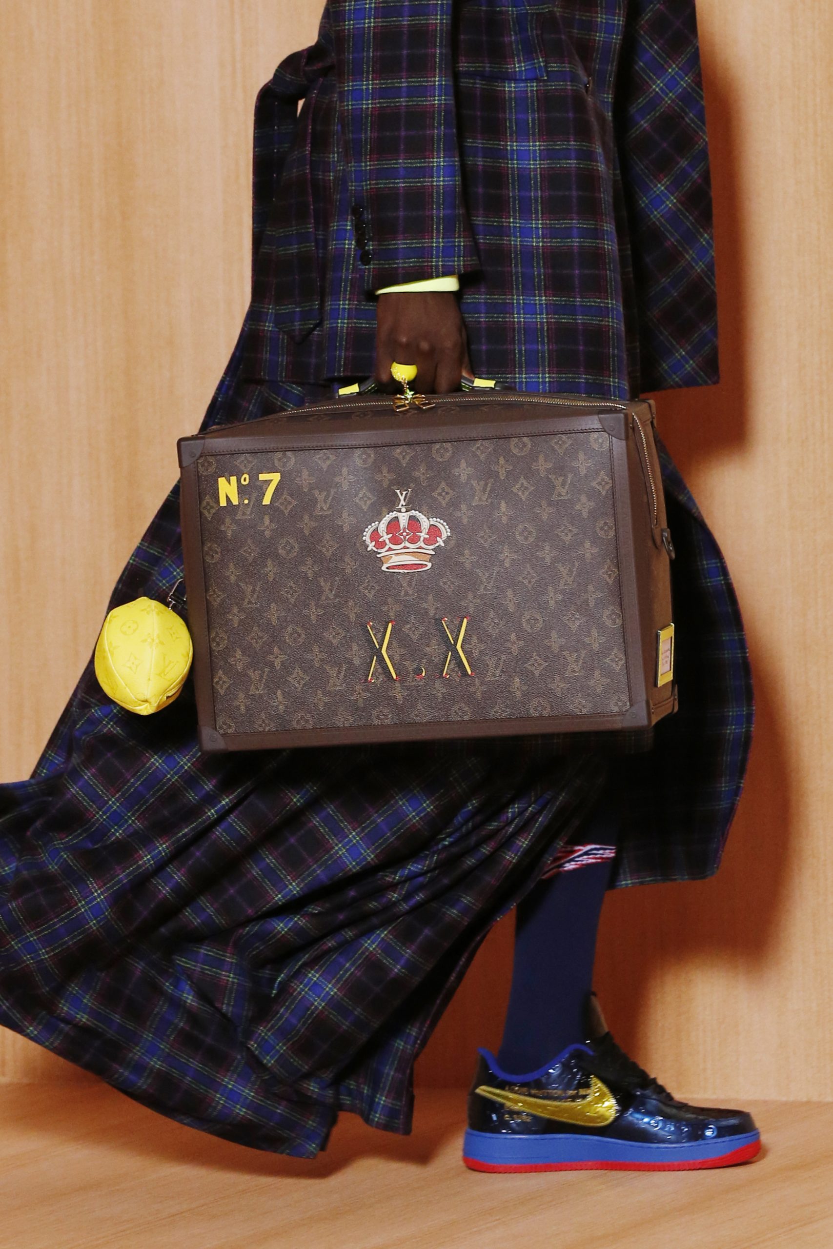 Louis Vuitton 2022春夏男裝系列13大亮點有驚喜丨LV x Nike Air Force 1、模糊性別裙裝成最強看點