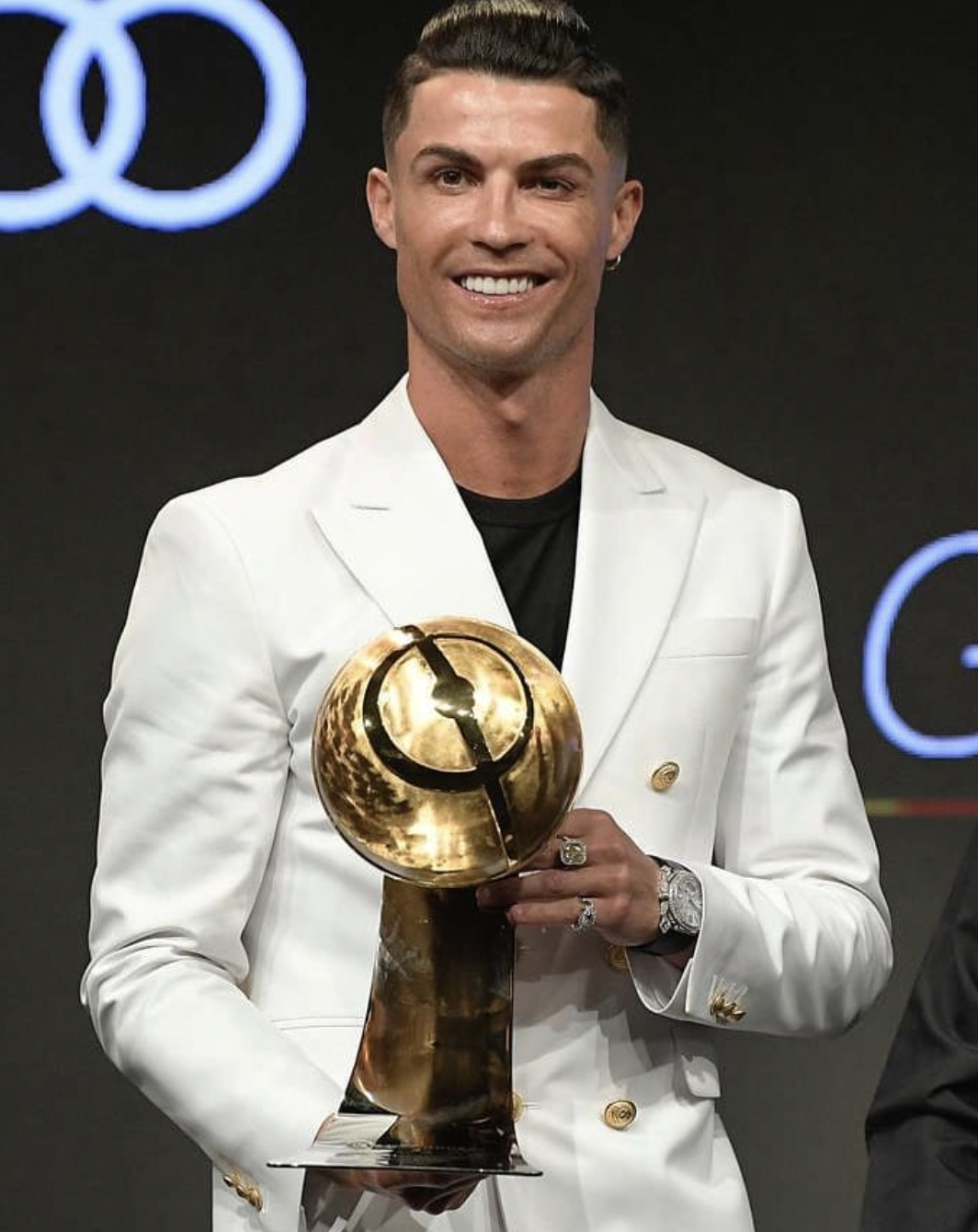 連續5屆世界盃入波創歷史！盤點7件葡萄牙球星C.朗拿度Cristiano Ronaldo多年來最愛的時尚單品
