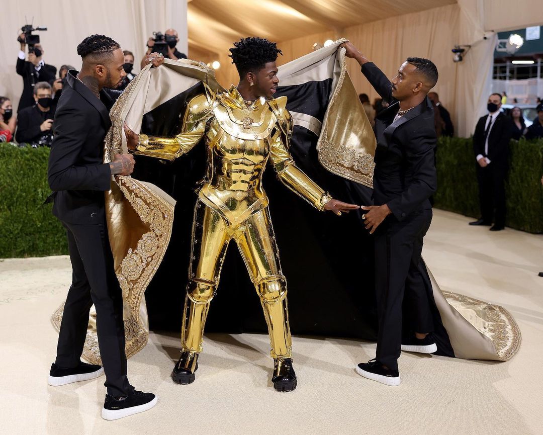 Met Gala 2021丨饒舌歌手Lil Nas X化身聖鬥士星矢、Timothée Chalamet穿Converse行紅地毯惹來熱烈討論