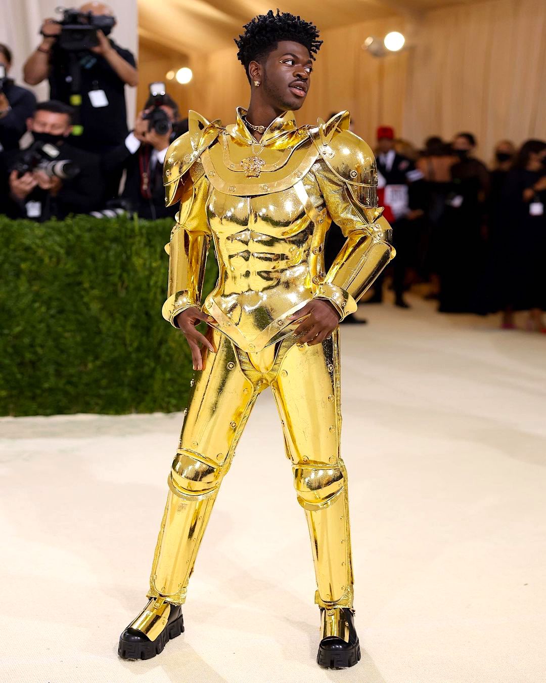 Met Gala 2021丨饒舌歌手Lil Nas X化身聖鬥士星矢、Timothée Chalamet穿Converse行紅地毯惹來熱烈討論