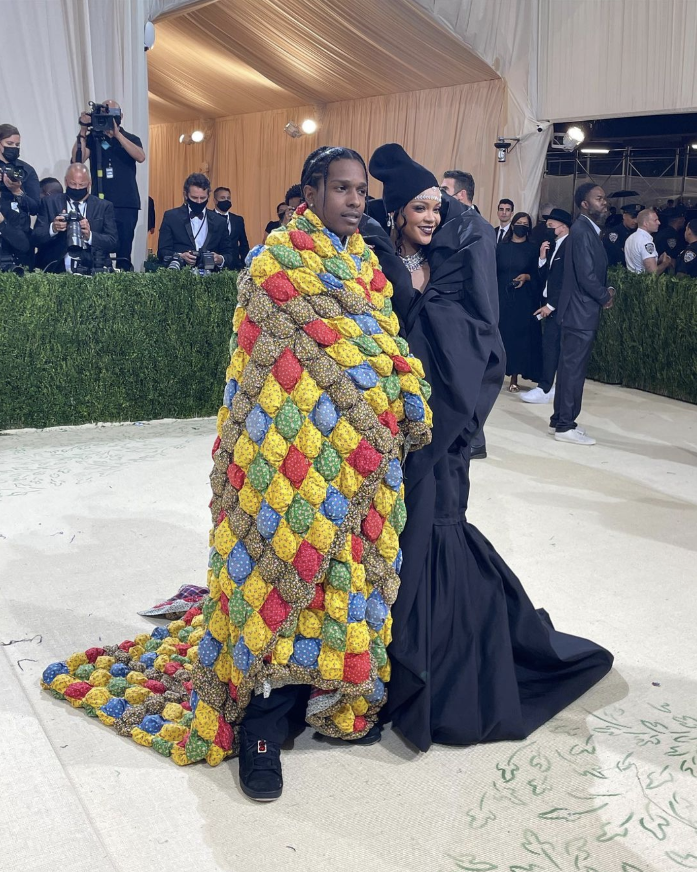 Met Gala 2021丨饒舌歌手Lil Nas X化身聖鬥士星矢、Timothée Chalamet穿Converse行紅地毯惹來熱烈討論