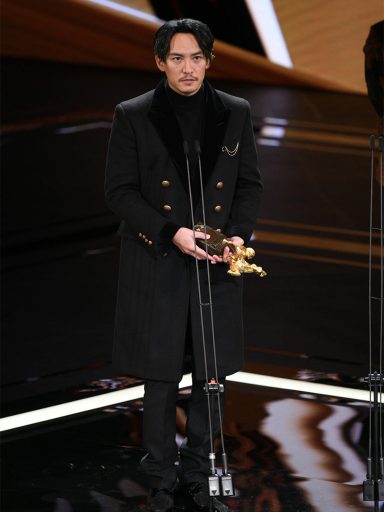 2021第58屆金馬獎男女紅地毯造型合集丨柯震東以Yeezy襯西裝、影帝張震身穿Tom Ford服裝