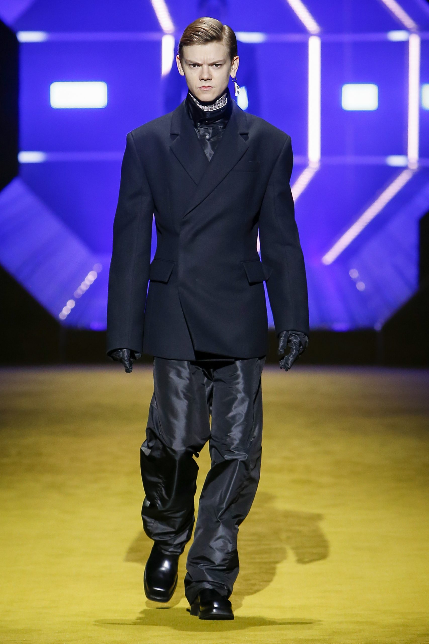 盤點Prada 2022秋冬男裝系列9大看點丨《侏儸紀公園》Jeff Goldblum擔任模特兒、工作服重拾儀式感