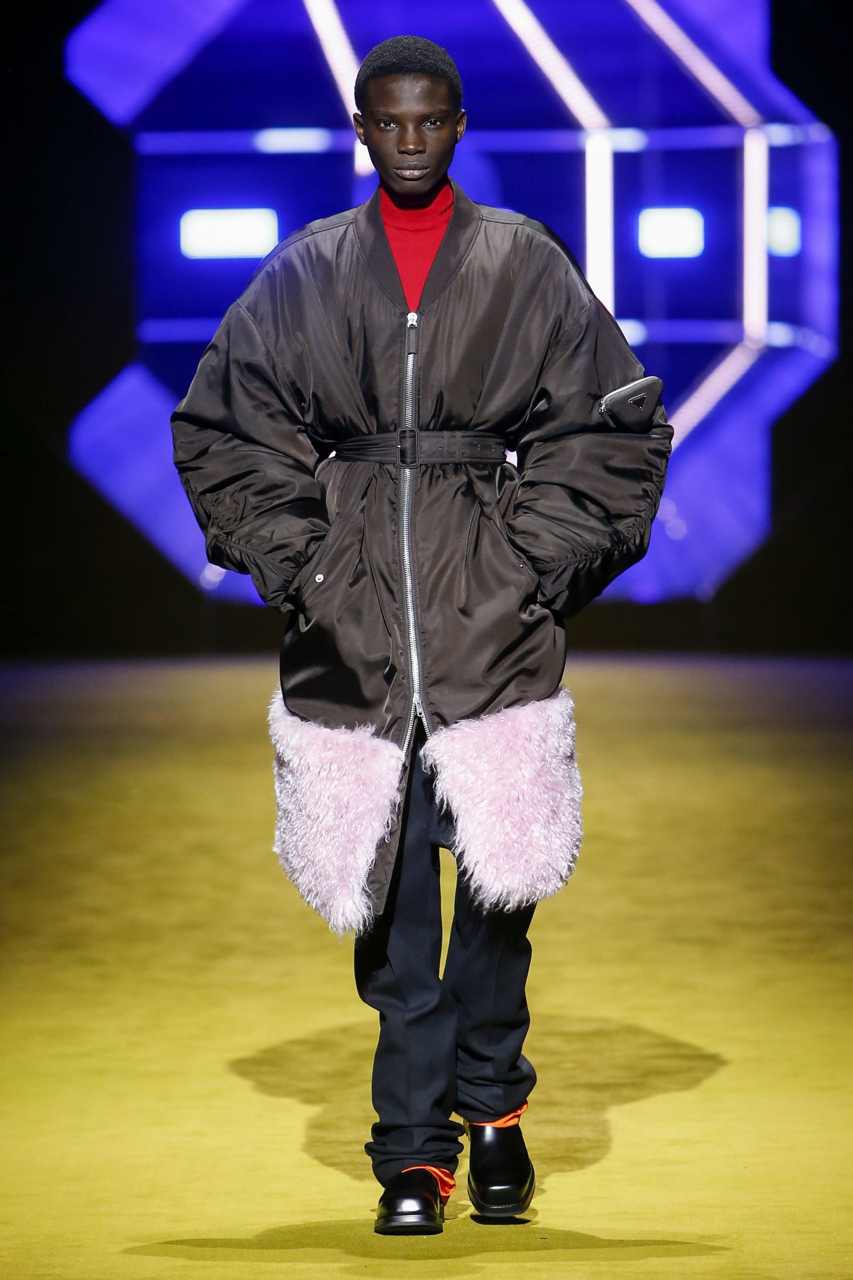 盤點Prada 2022秋冬男裝系列9大看點丨《侏儸紀公園》Jeff Goldblum擔任模特兒、工作服重拾儀式感