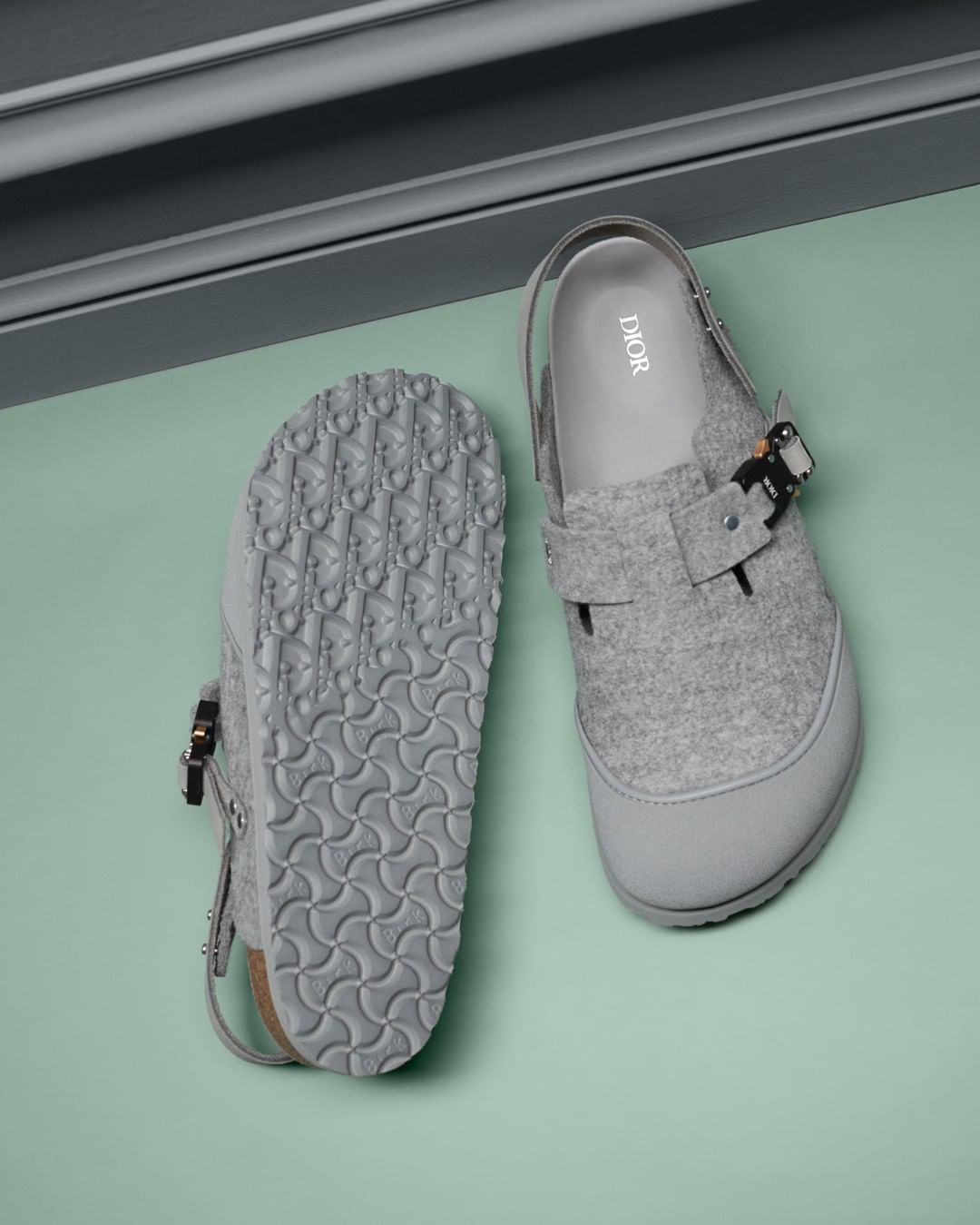 盤點Dior Men 2022冬季男裝系列7大看點丨首次與Birkenstock合作、以男裝Bar Jacket向品牌歷史致敬