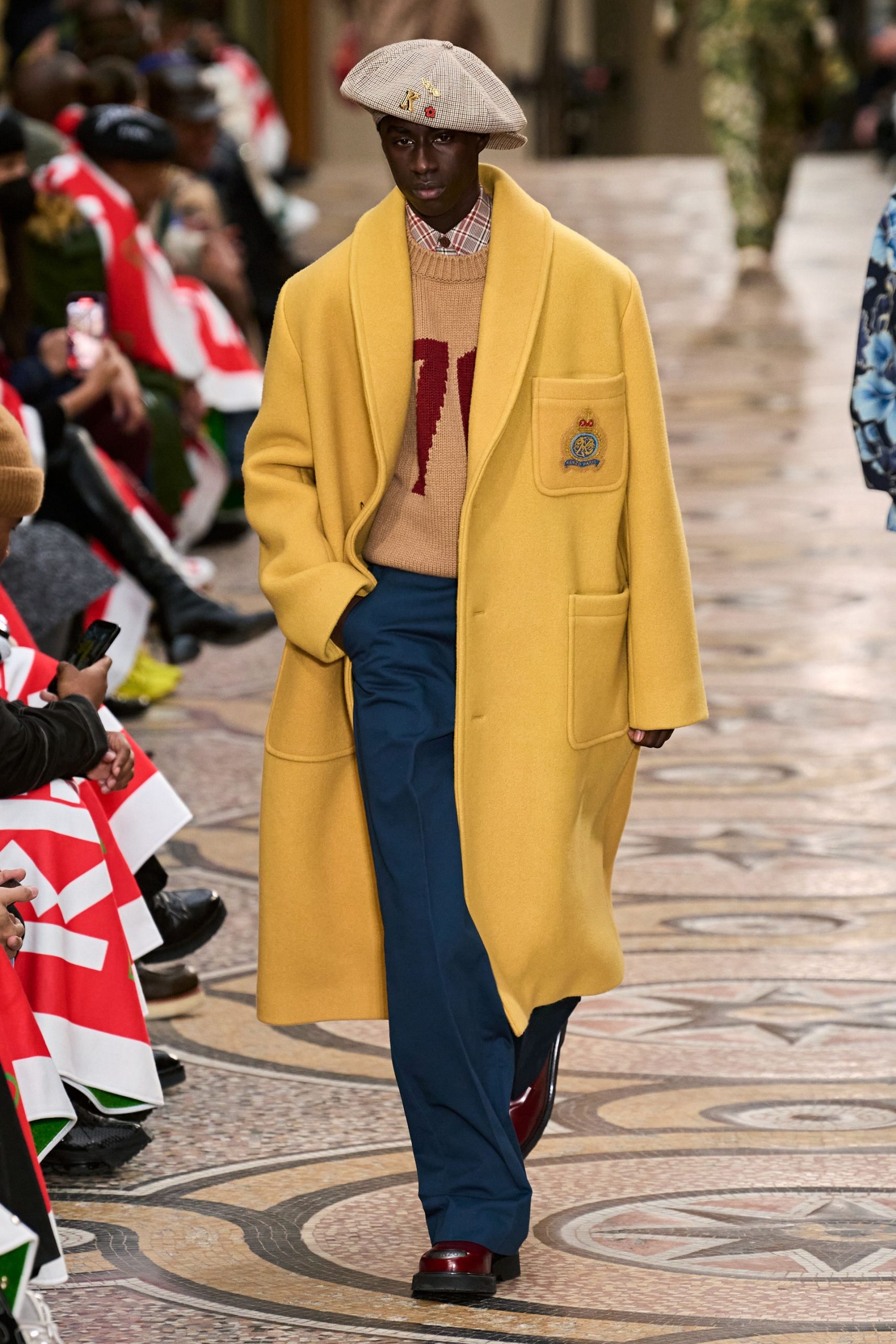 Loewe、Paul Smith及Kenzo 2022 秋冬男裝系列亮點逐一看|用繽紛印花、燈飾演繹來年冬日男裝