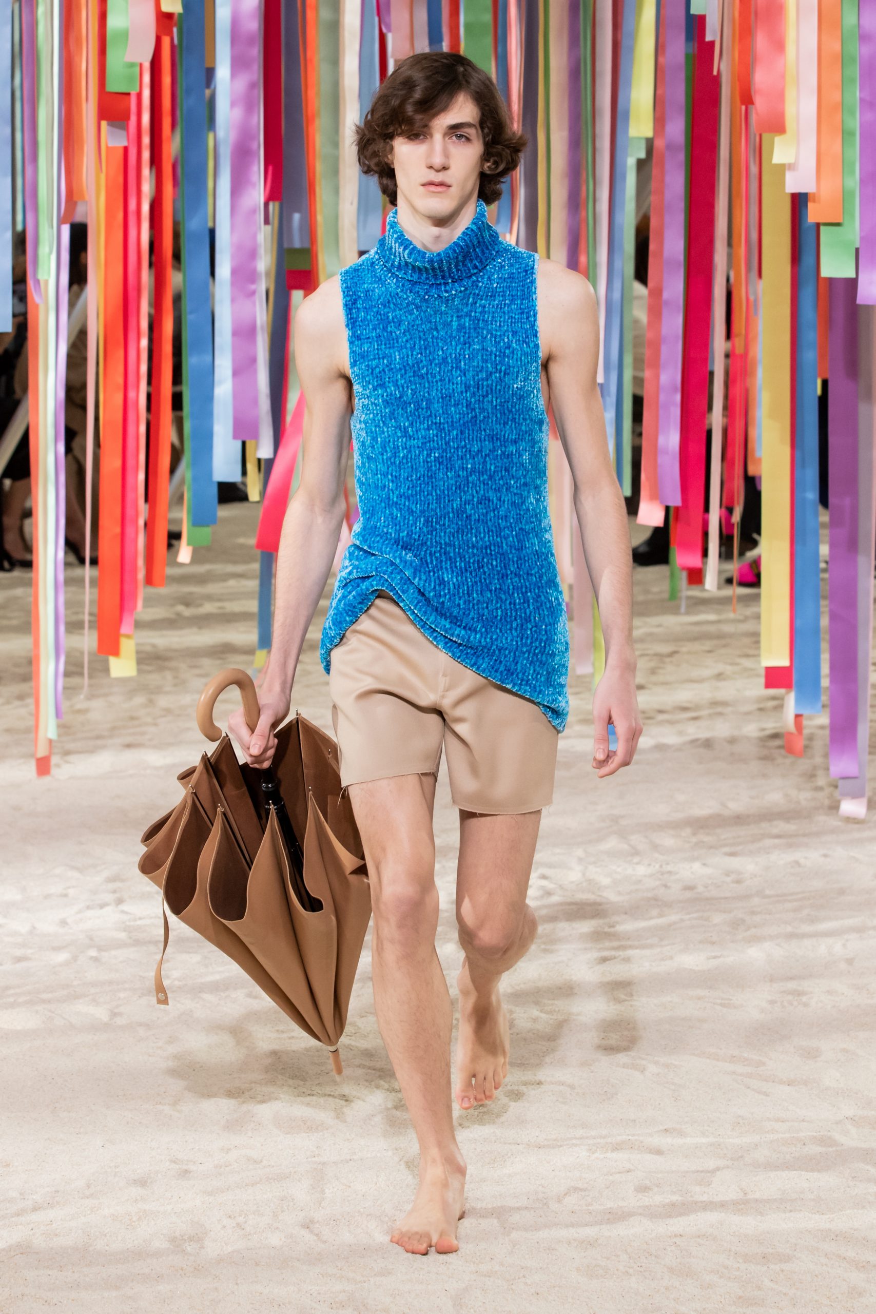 Loewe、Paul Smith及Kenzo 2022 秋冬男裝系列亮點逐一看|用繽紛印花、燈飾演繹來年冬日男裝