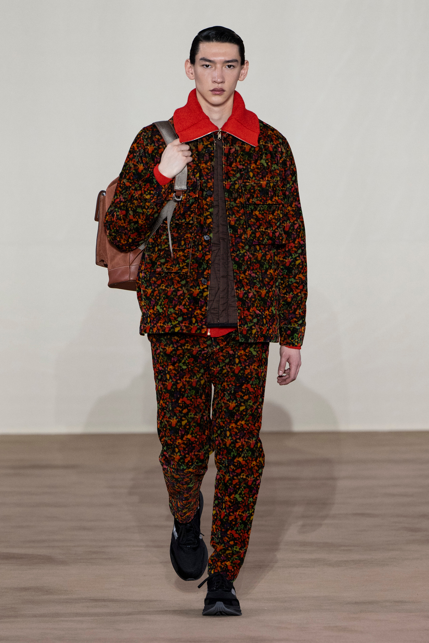 Loewe、Paul Smith及Kenzo 2022 秋冬男裝系列亮點逐一看|用繽紛印花、燈飾演繹來年冬日男裝