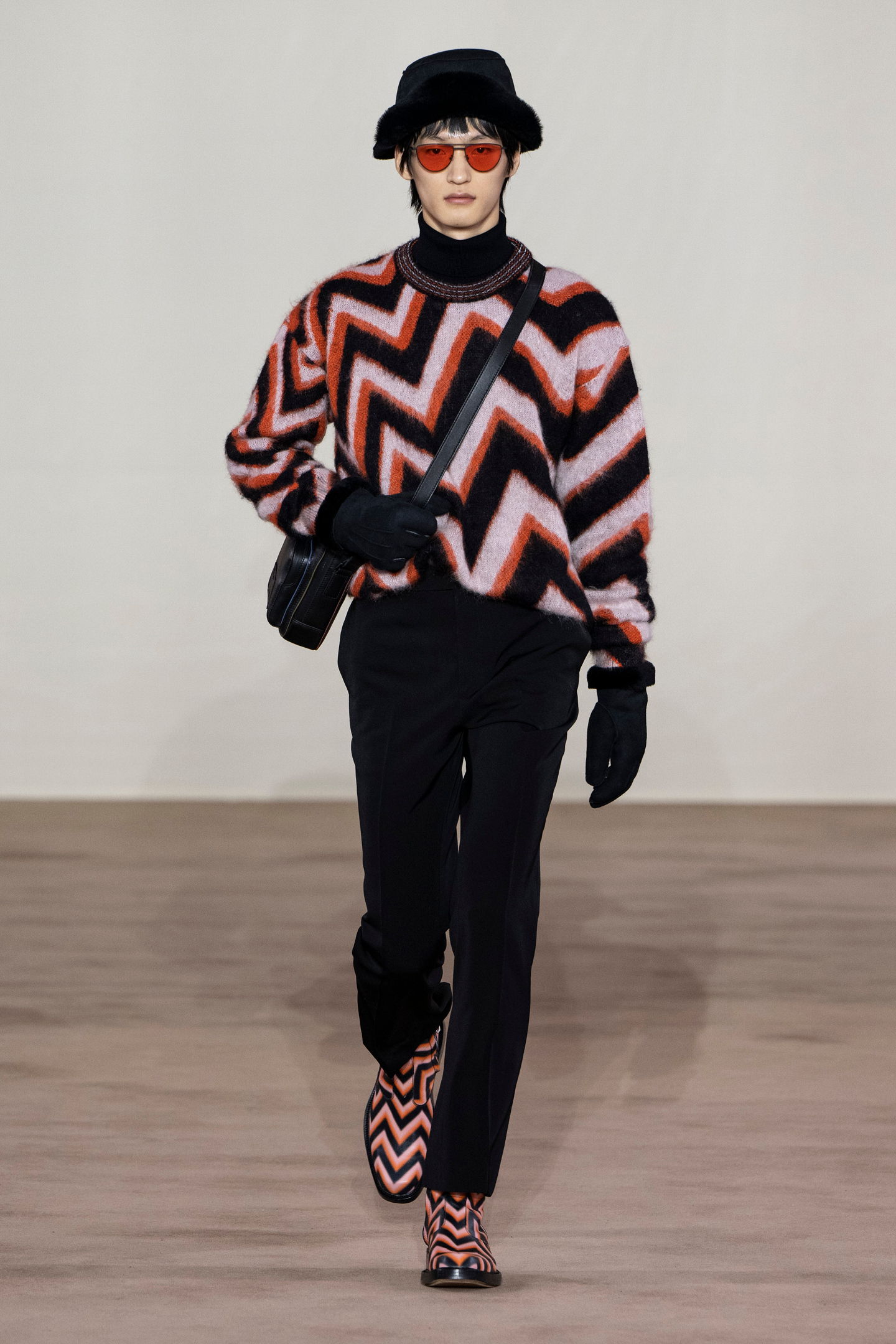Loewe、Paul Smith及Kenzo 2022 秋冬男裝系列亮點逐一看|用繽紛印花、燈飾演繹來年冬日男裝
