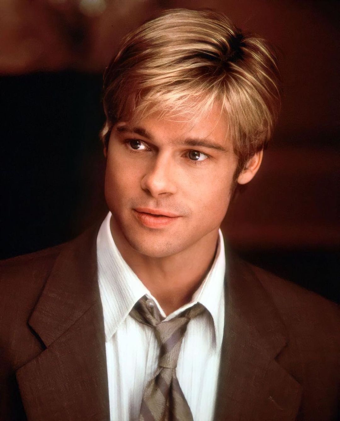 Brad Pitt帥足30年被稱「男士衣著教科書」｜回顧10個畢比特年青時期戲裡戲外的時尚造型
