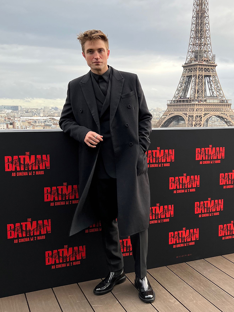 Robert Pattinson主演2022新版《蝙蝠俠》電影｜因哈利波特配角成名、私下是電玩迷⋯⋯從8件事讓你更認識他