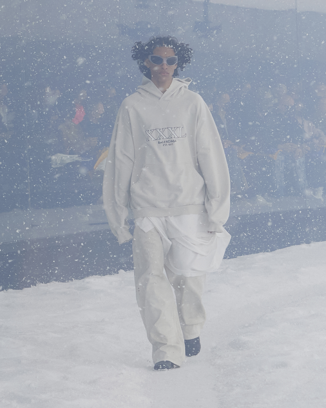 Demna Gvasalia以反戰宣言聲援烏克蘭難民丨細數Balenciaga 2022冬季360°系列8大亮點
