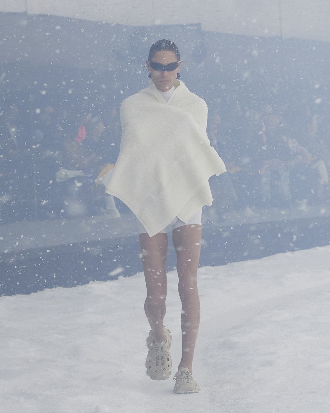 Demna Gvasalia以反戰宣言聲援烏克蘭難民丨細數Balenciaga 2022冬季360°系列8大亮點