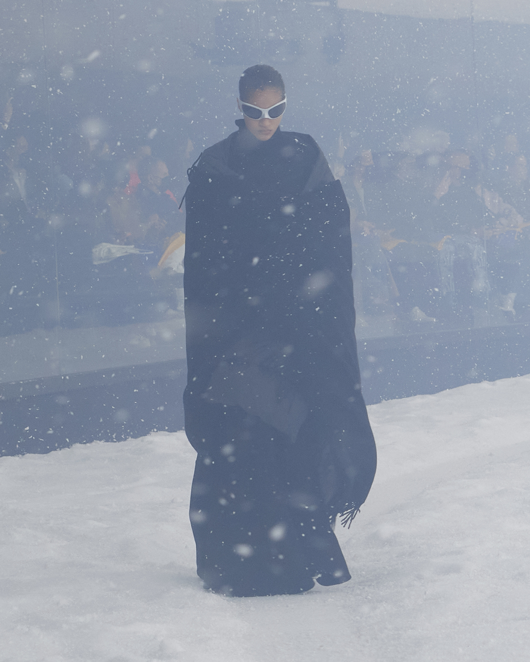 Demna Gvasalia以反戰宣言聲援烏克蘭難民丨細數Balenciaga 2022冬季360°系列8大亮點